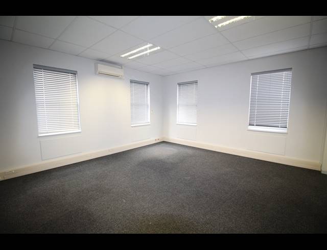 3,331M² OFFICE FOR SALE IN BEREA